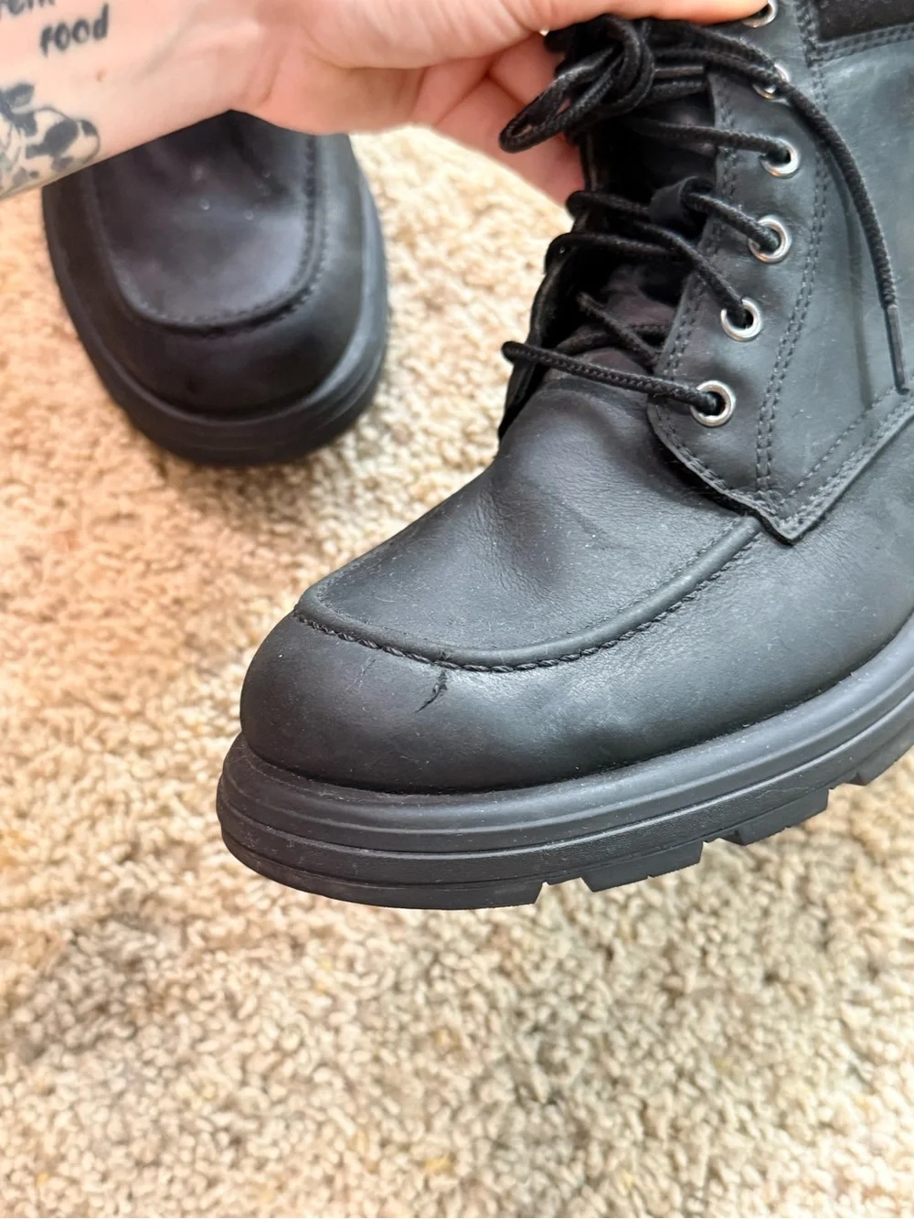 UGG Men's Black Waterproof Leather Hullen Utility Boots (Size 9.5 US / 42.5 EU)